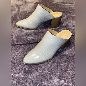 Lauren Conrad pointed mules